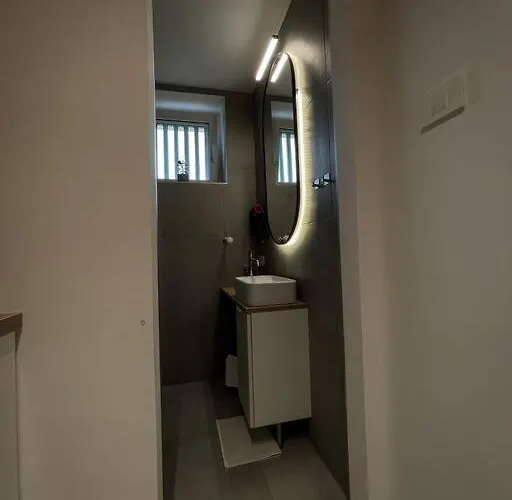 With A View On Center Park Apartment